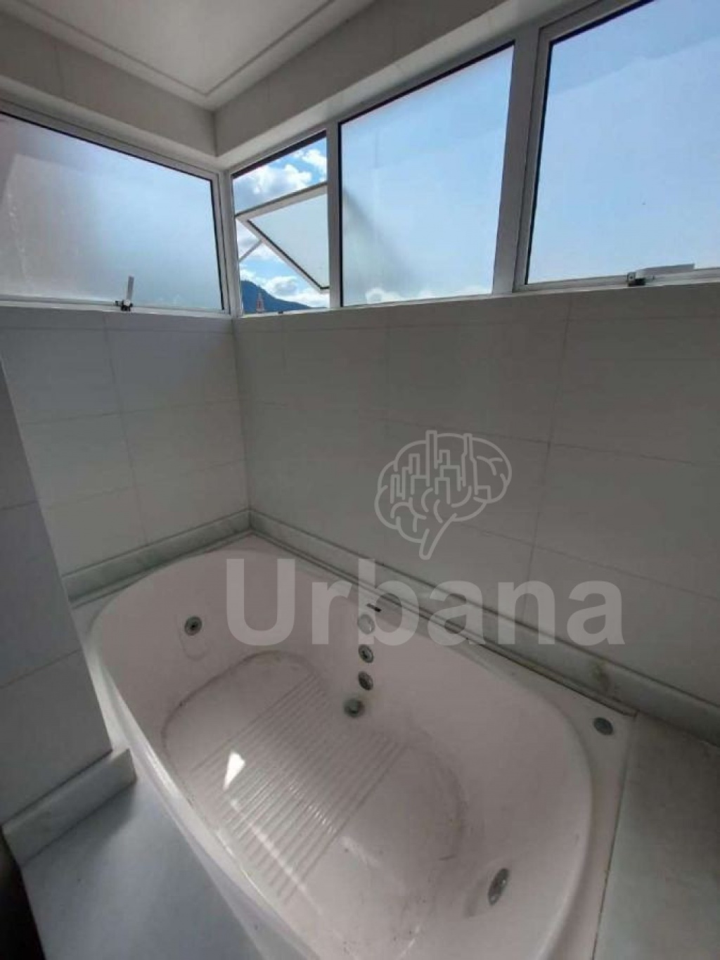 Apartamento com 3 suítes no Centro de Jaraguá do Sul