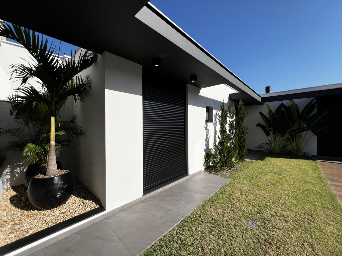 Casa de alto padrão com 3 suítes e piscina no Jaraguá Esquerdo – Oásis Haus