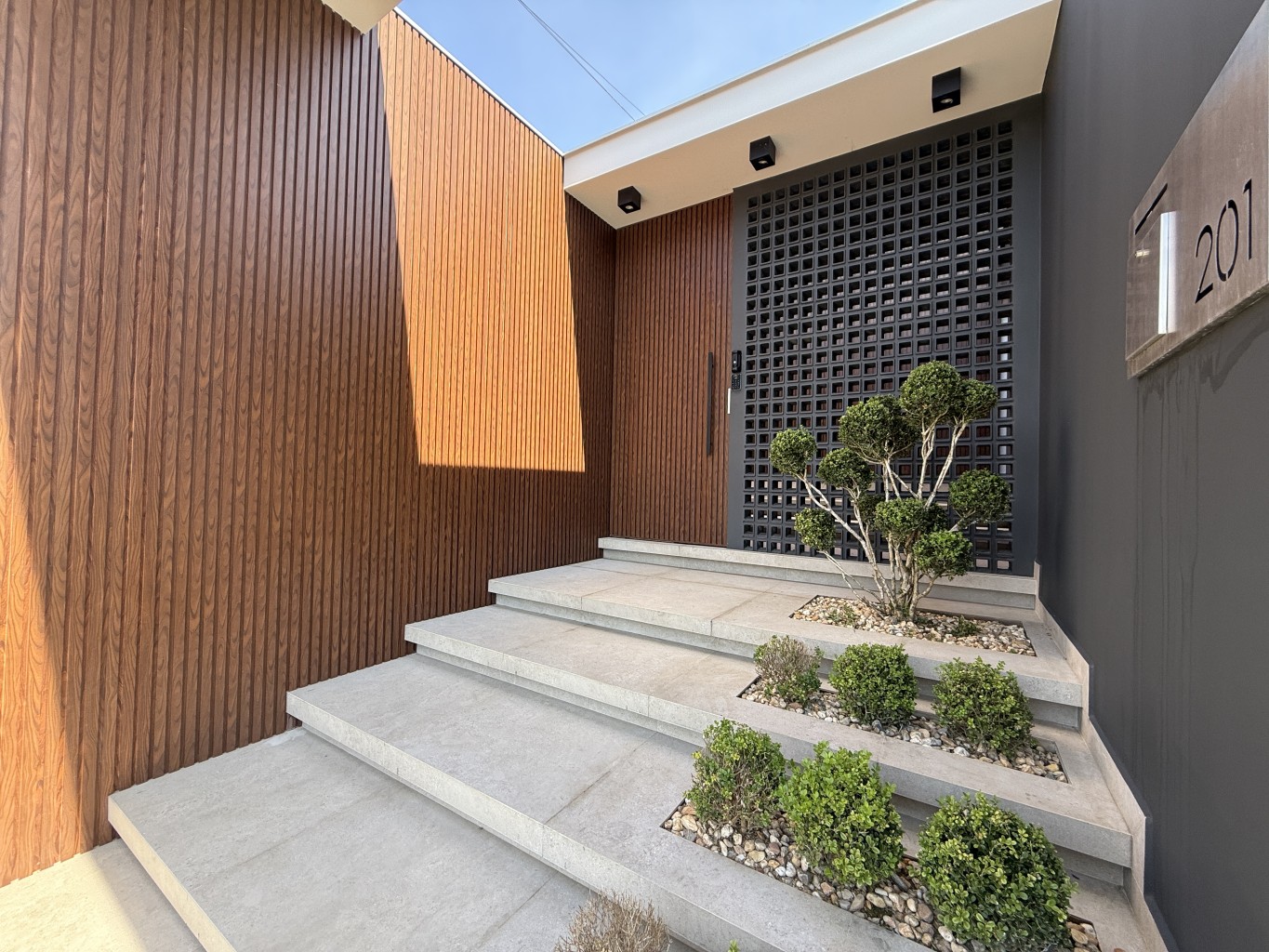 Casa de alto padrão com 3 suítes e piscina no Jaraguá Esquerdo – Oásis Haus
