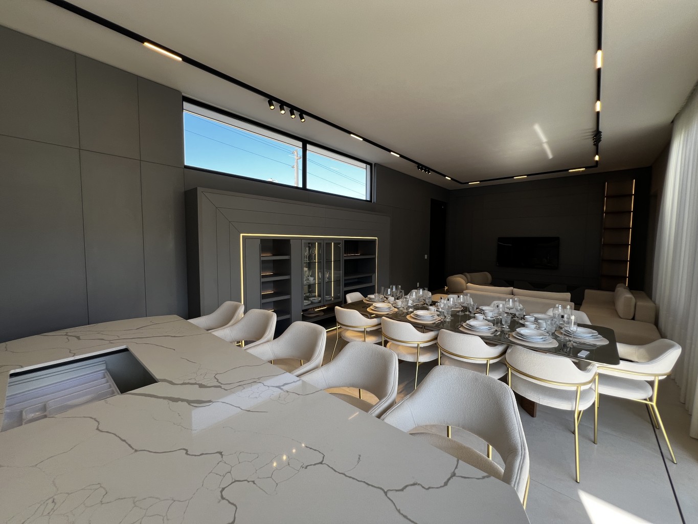Casa de alto padrão com 3 suítes e piscina no Jaraguá Esquerdo – Oásis Haus