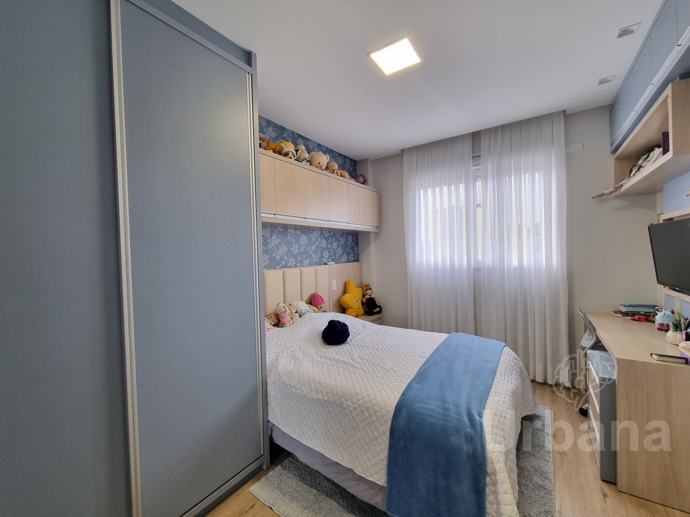 Apartamento mobiliado com 3 suítes no bairro Vila Nova