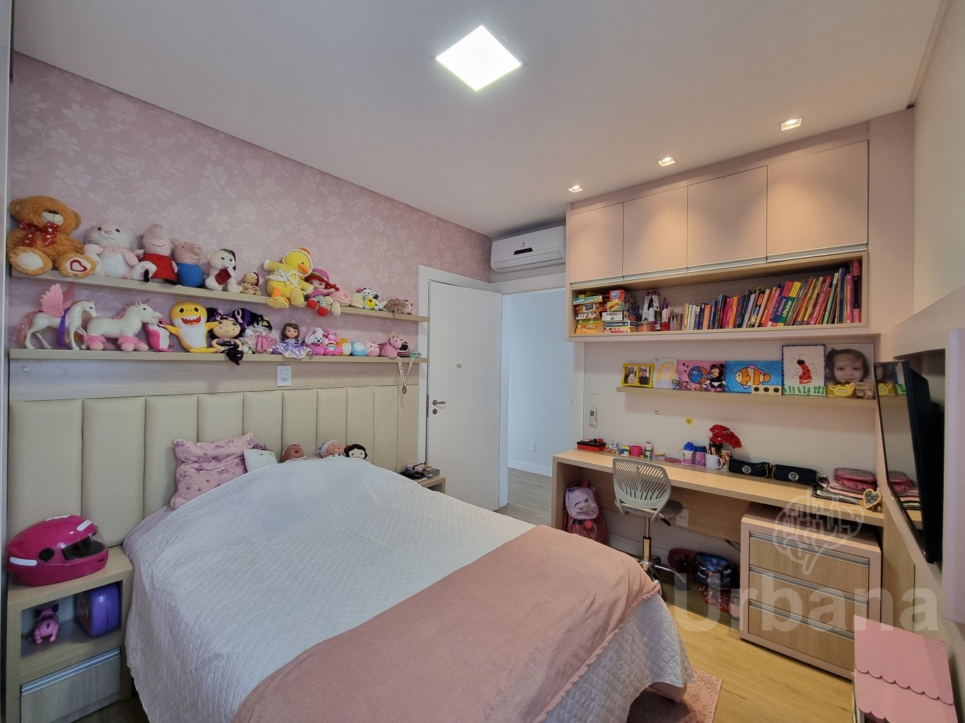Apartamento mobiliado com 3 suítes no bairro Vila Nova