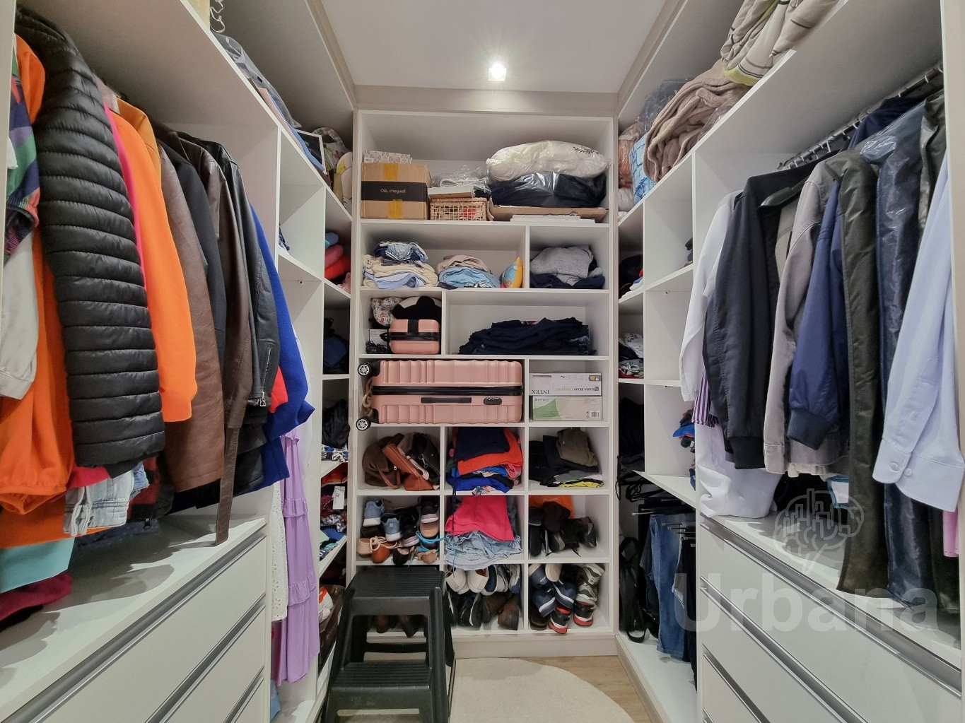Apartamento mobiliado com 3 suítes no bairro Vila Nova