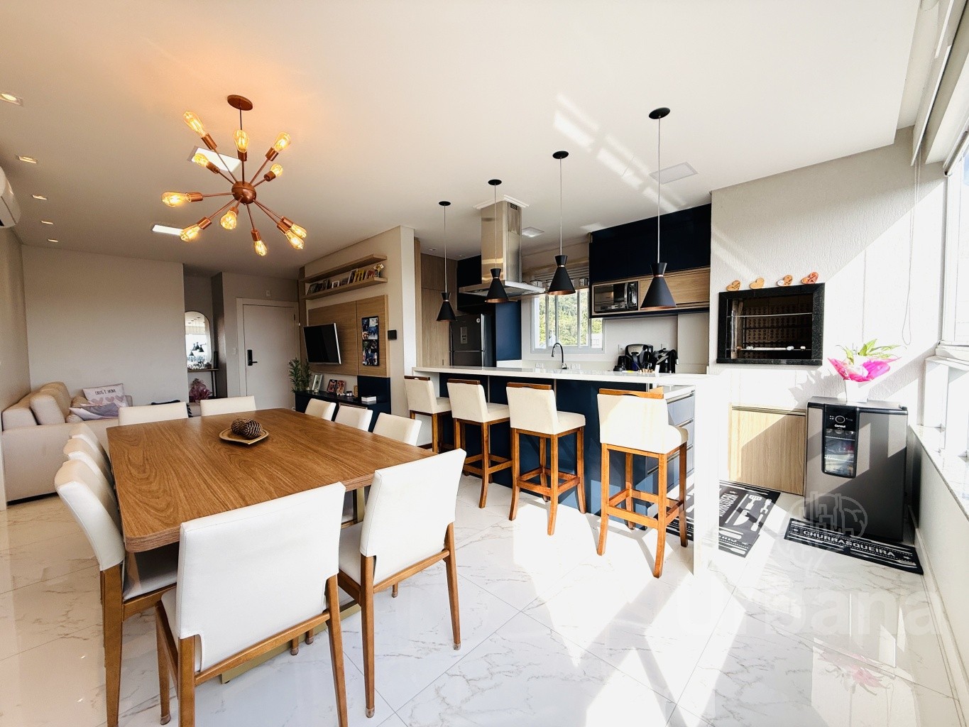 Apartamento mobiliado com 3 suítes no bairro Vila Nova