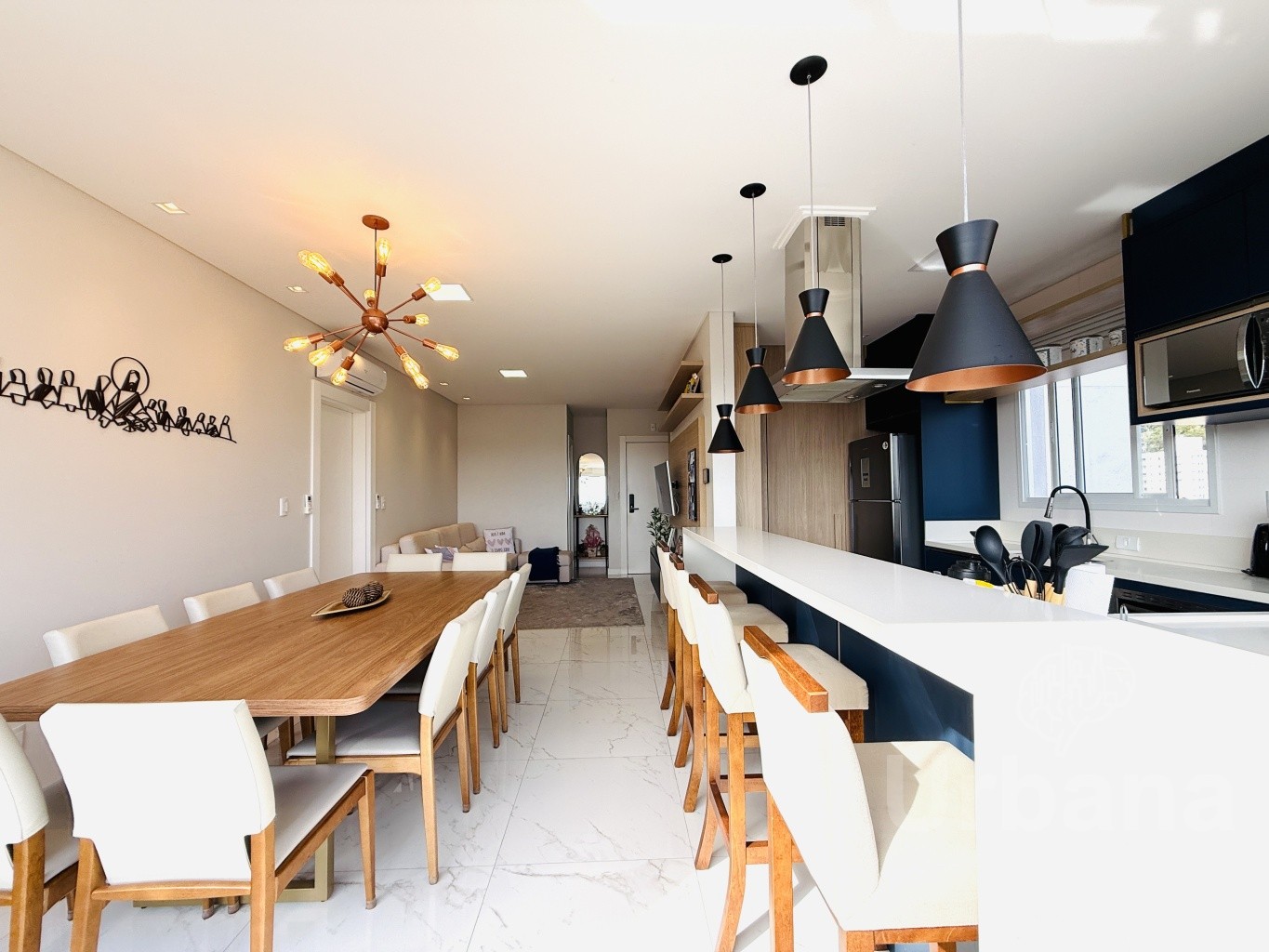 Apartamento mobiliado com 3 suítes no bairro Vila Nova