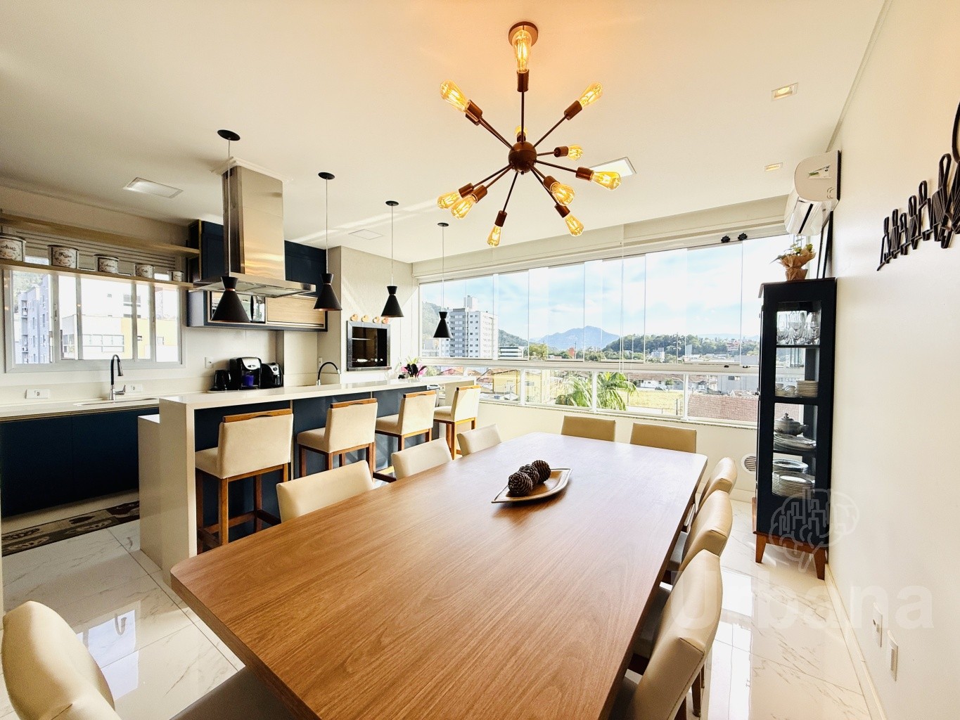 Apartamento mobiliado com 3 suítes no bairro Vila Nova