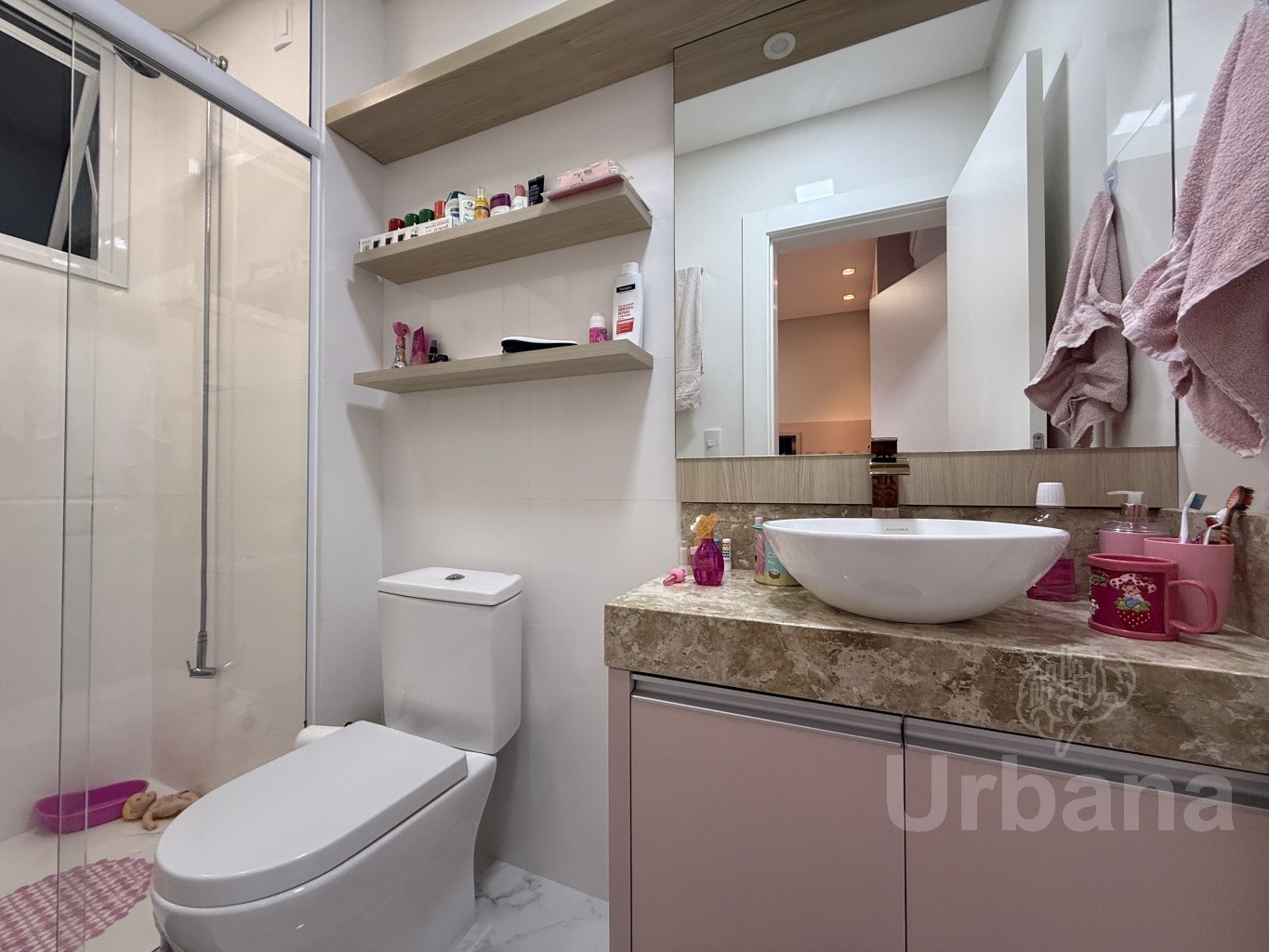 Apartamento mobiliado com 3 suítes no bairro Vila Nova