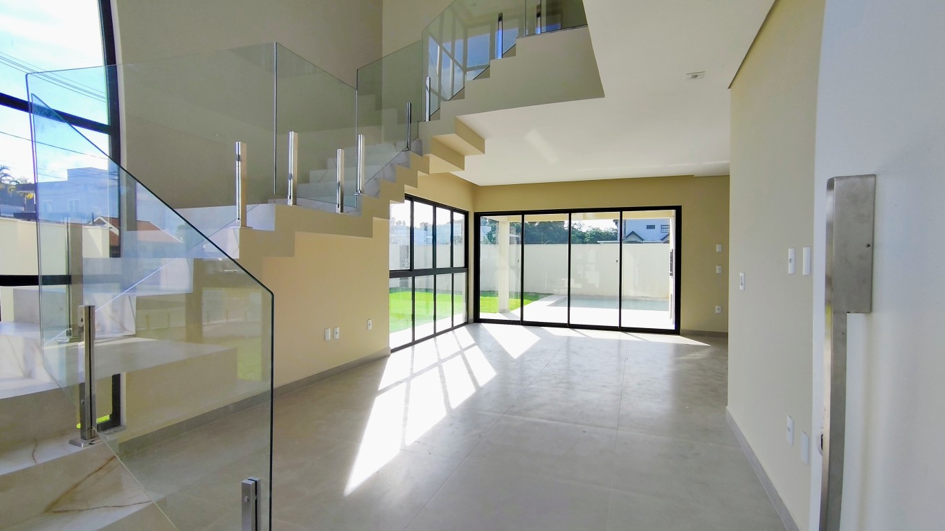 Casa com piscina e 4 quartos no bairro Jaraguá Esquerdo em Jaraguá do Sul