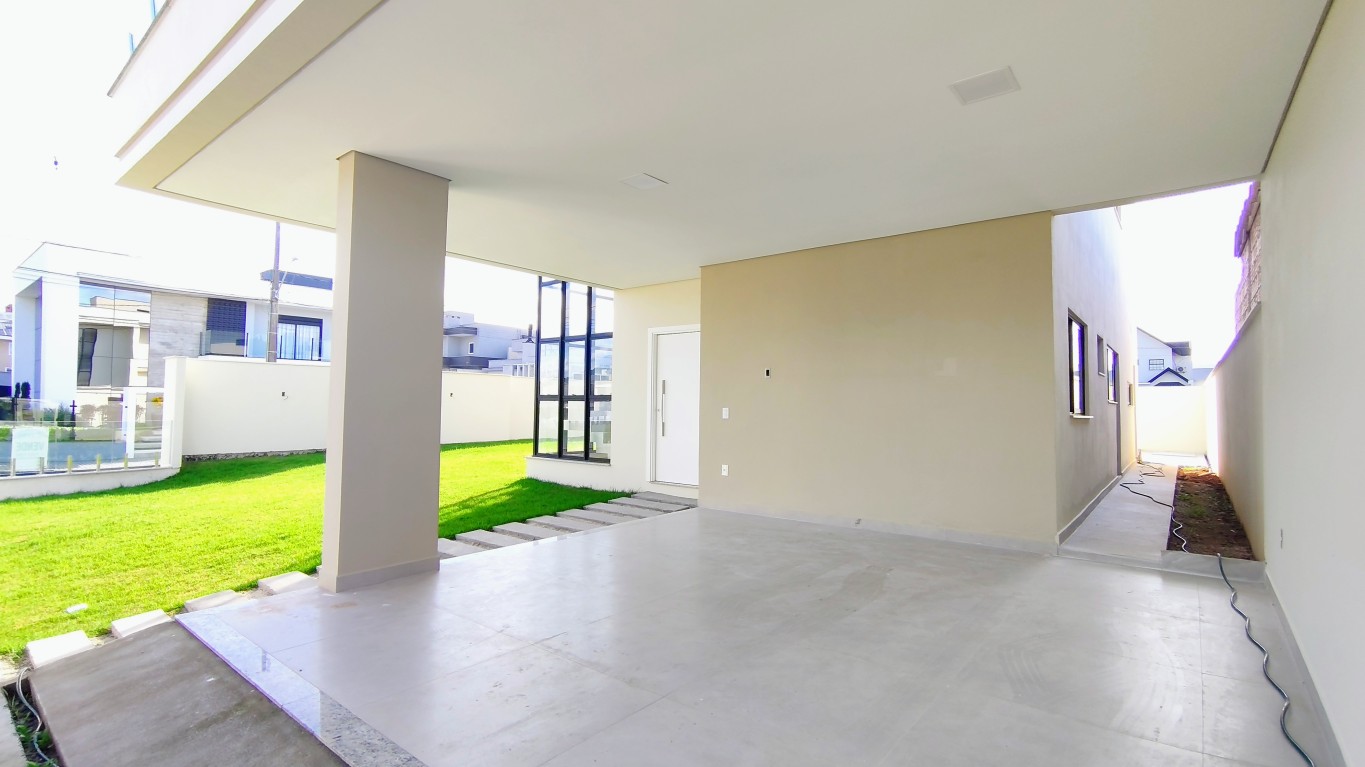 Casa com piscina e 4 quartos no bairro Jaraguá Esquerdo em Jaraguá do Sul