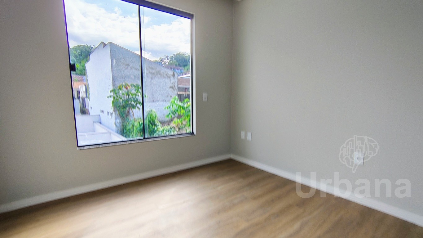 Geminado com 3 quartos no bairro Jaraguá Esquerdo