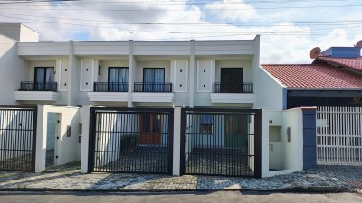 Geminado com 3 quartos no bairro Jaraguá Esquerdo