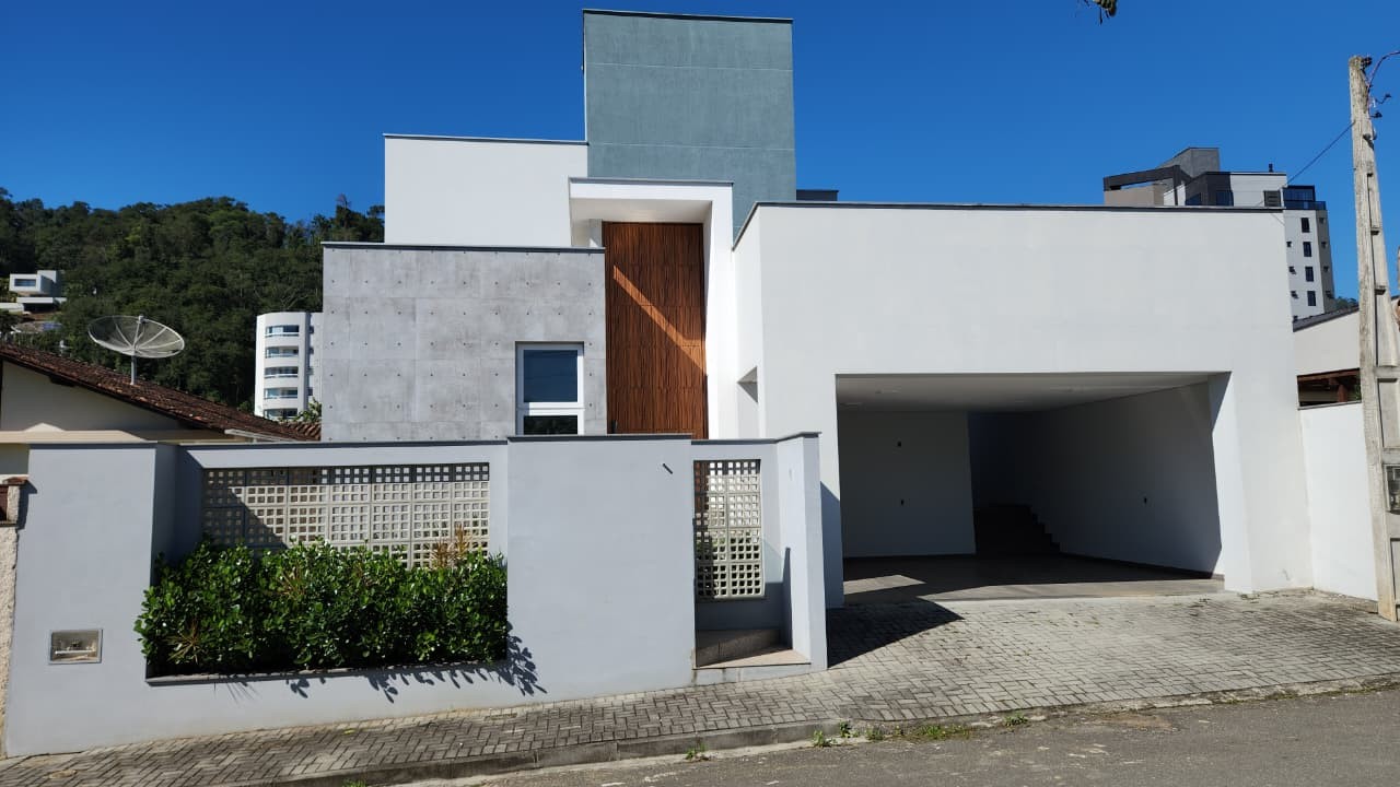 Casa com 3 suítes no bairro Vila Nova em Jaraguá do Sul