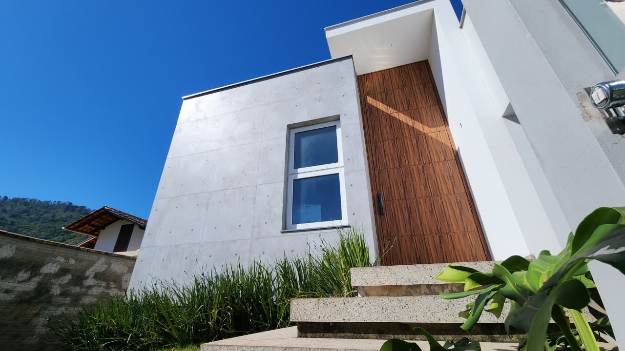 Casa com 3 suítes no bairro Vila Nova em Jaraguá do Sul