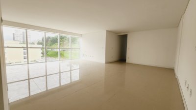 Apartamento com 3 suítes no Centro de Jaraguá do Sul