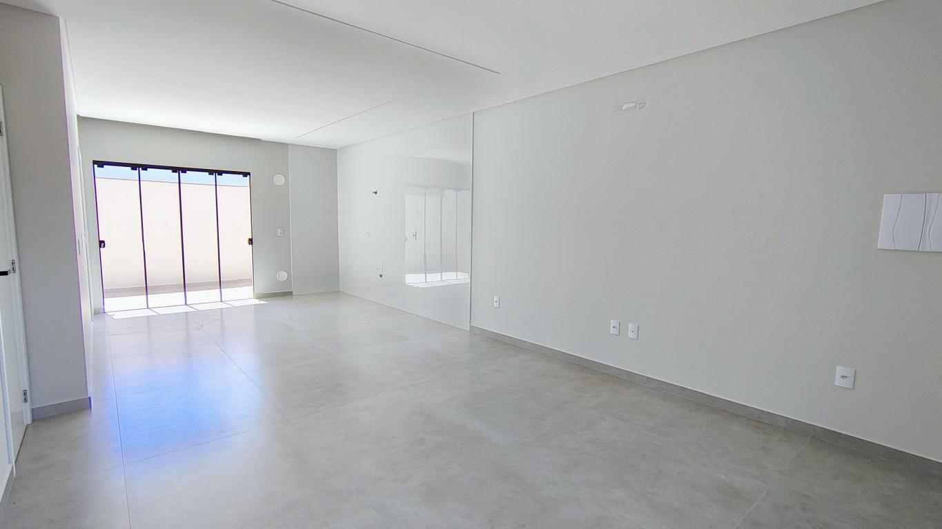 Casa geminada no bairro Três Rios do Sul com 3 quartos