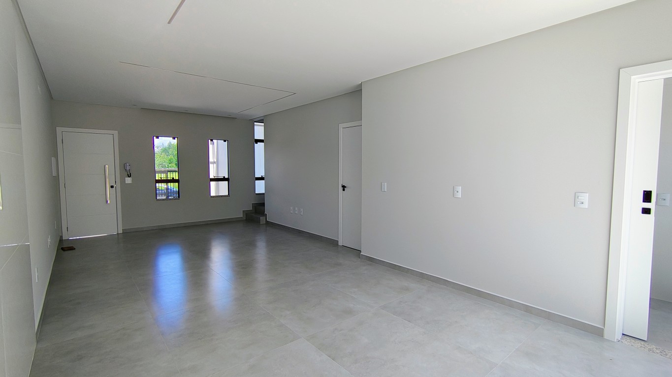 Casa geminada no bairro Três Rios do Sul com 3 quartos