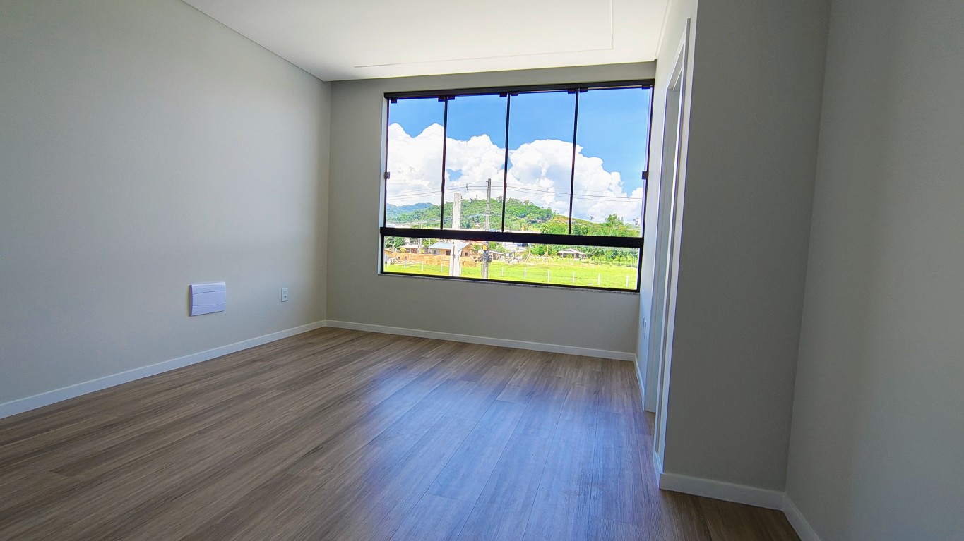 Casa geminada no bairro Três Rios do Sul com 3 quartos