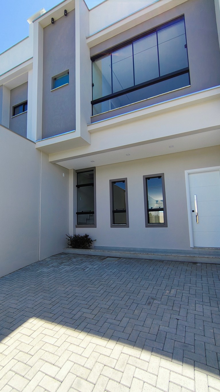 Casa geminada no bairro Três Rios do Sul com 3 quartos