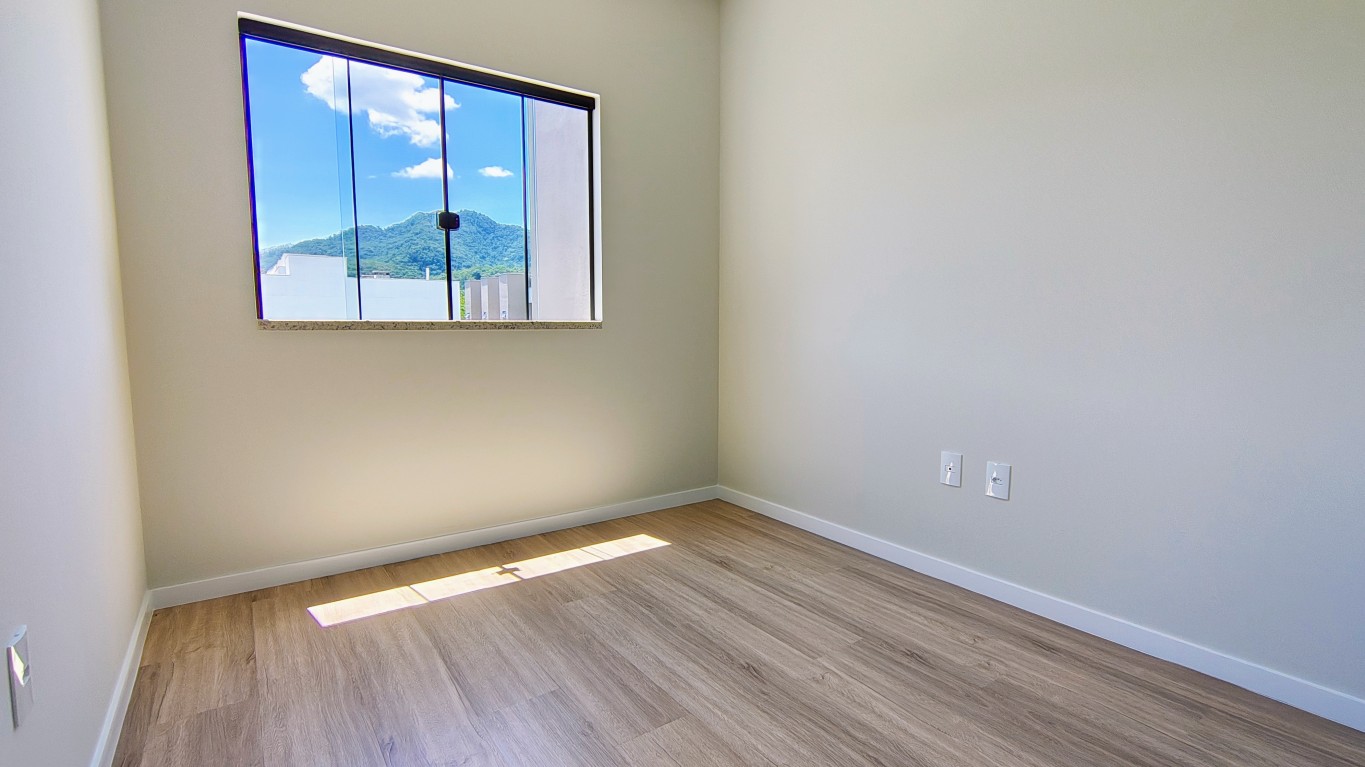 Casa geminada no bairro Três Rios do Sul com 3 quartos