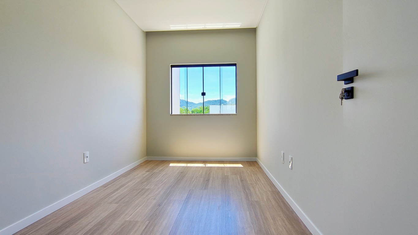 Casa geminada no bairro Três Rios do Sul com 3 quartos