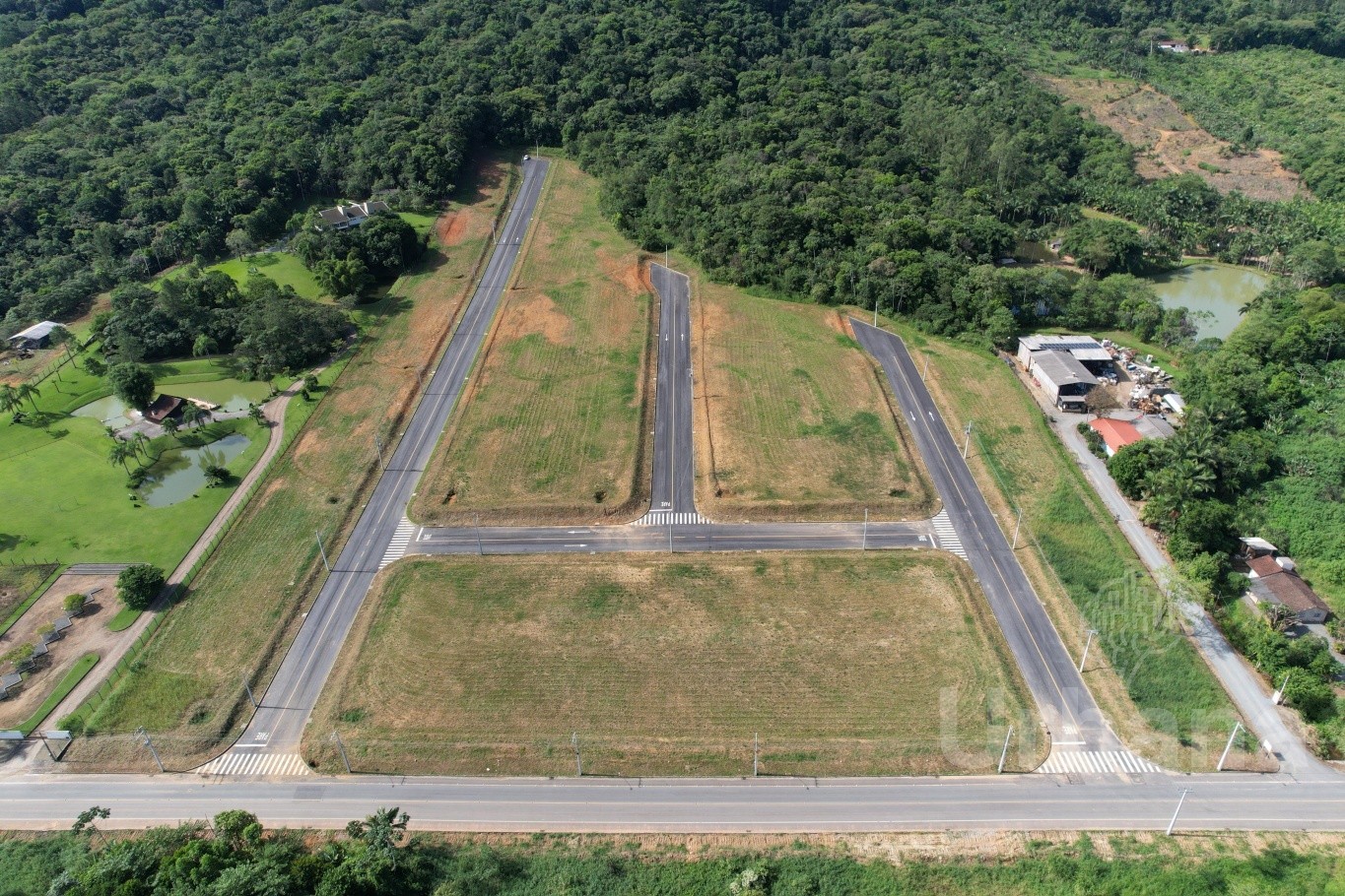 Terreno de esquina em Schroeder no bairro Rio Hern