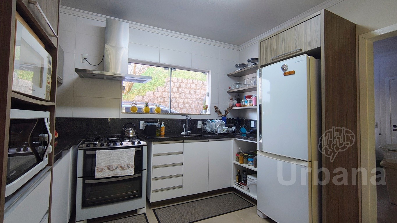 Casa com Piscina no bairro Amizade – Jaraguá do Sul | Urbana Imóveis