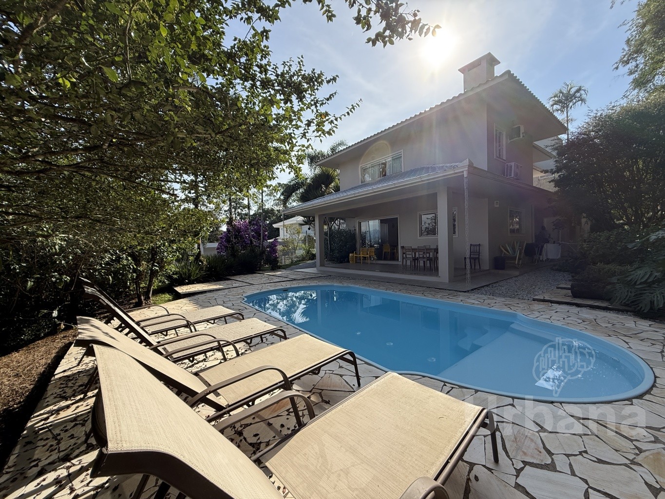 Casa com Piscina no bairro Amizade – Jaraguá do Sul | Urbana Imóveis