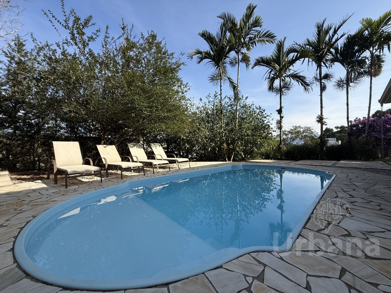 Casa com Piscina no bairro Amizade – Jaraguá do Sul | Urbana Imóveis