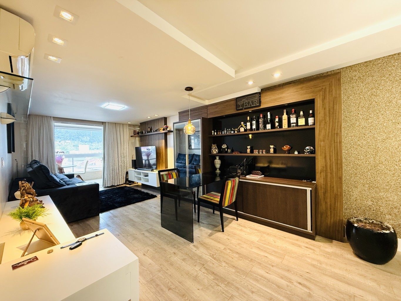 Apartamento mobiliado à venda no Centro de Jaraguá do Sul – 3 dormitórios, 2 vagas e 107m² privativos