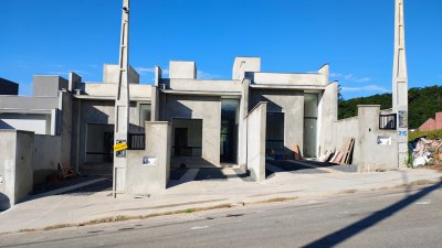 Casa no bairro Três Rios do Norte com 2 dormitórios