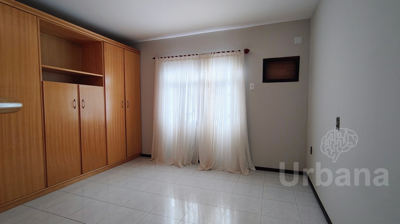 Casa com 3 quartos no bairro Jaraguá Esquerdo