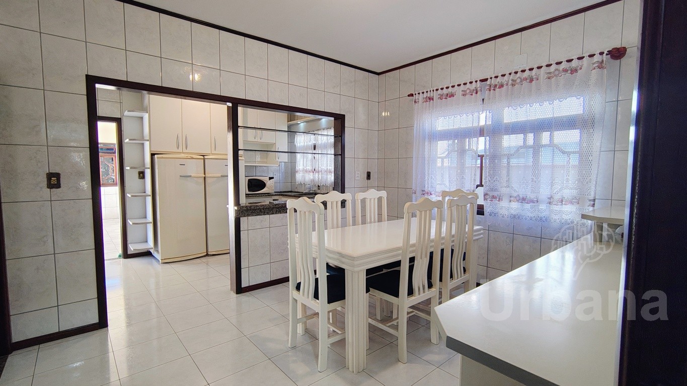 Casa com 3 quartos no bairro Jaraguá Esquerdo