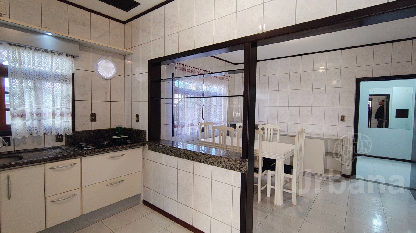 Casa com 3 quartos no bairro Jaraguá Esquerdo