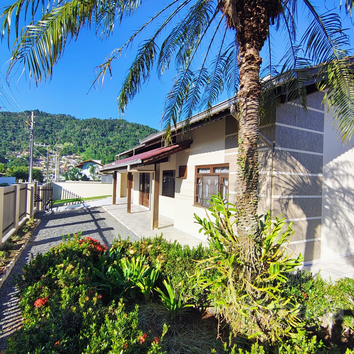 Casa com 3 quartos no bairro Jaraguá Esquerdo