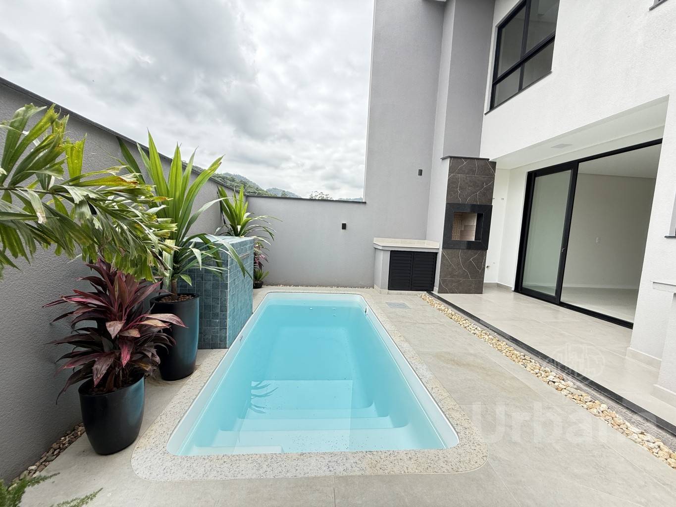 Casa com piscina em Jaraguá do Sul com 3 quartos