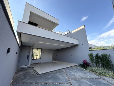 Casa com piscina em Jaraguá do Sul com 3 quartos