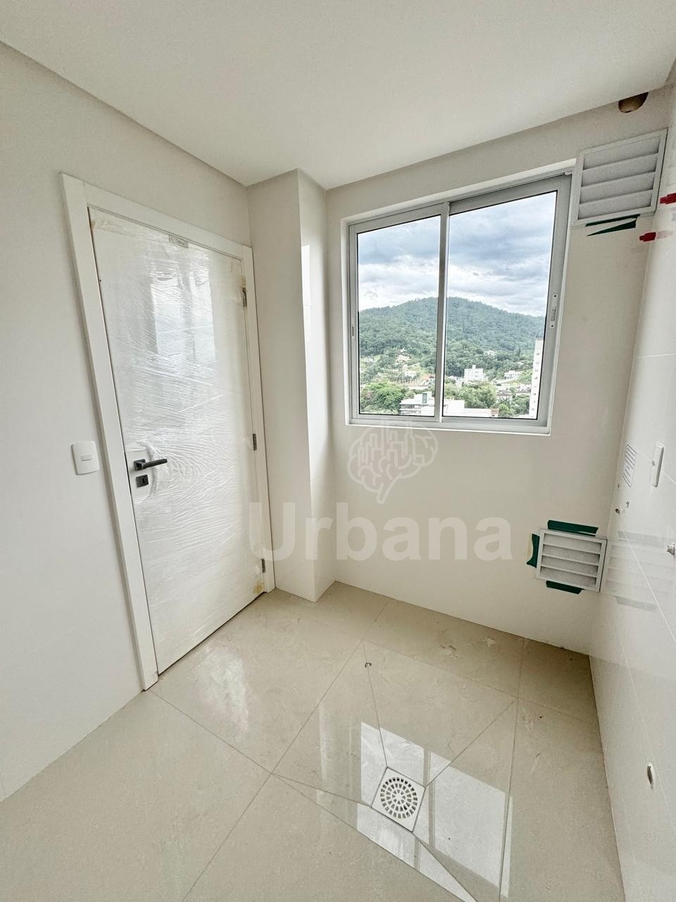 Apartamento com 3 suítes no Centro de Jaraguá do Sul