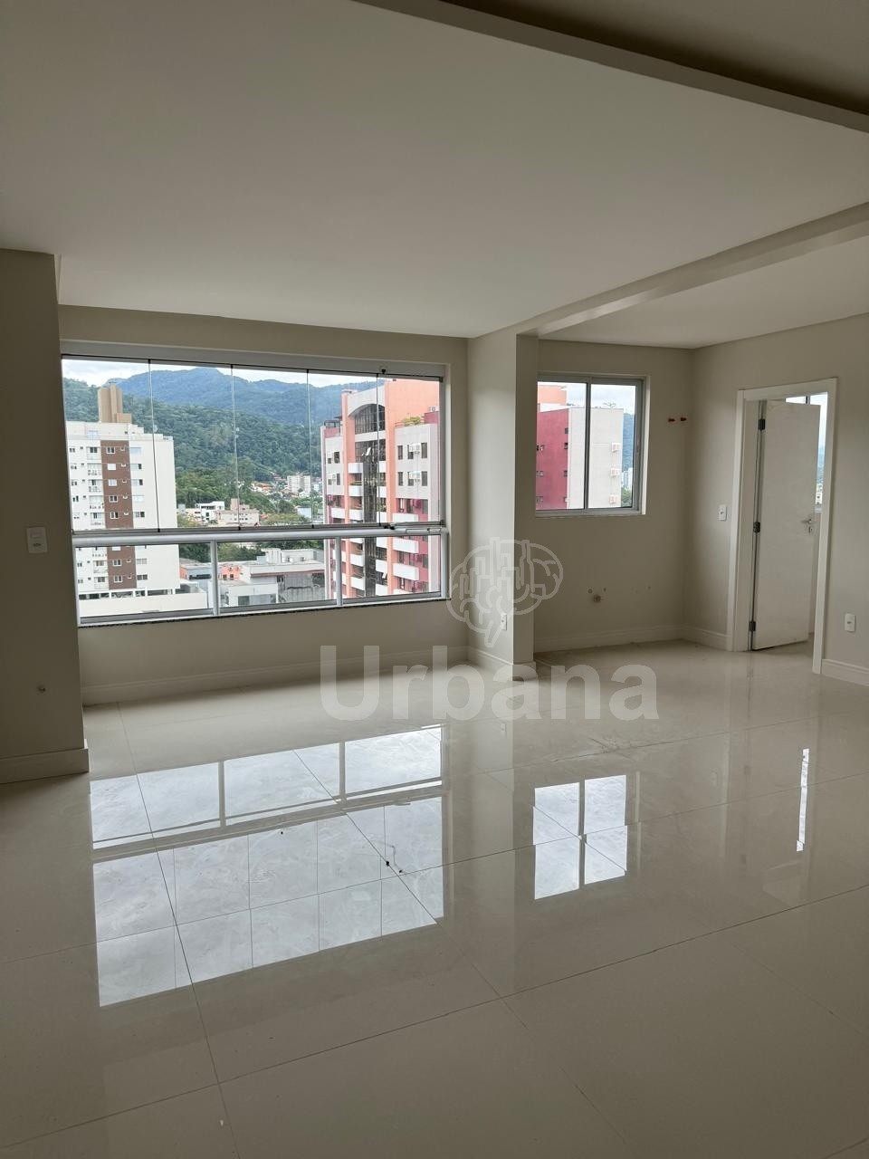Apartamento com 3 suítes no Centro de Jaraguá do Sul