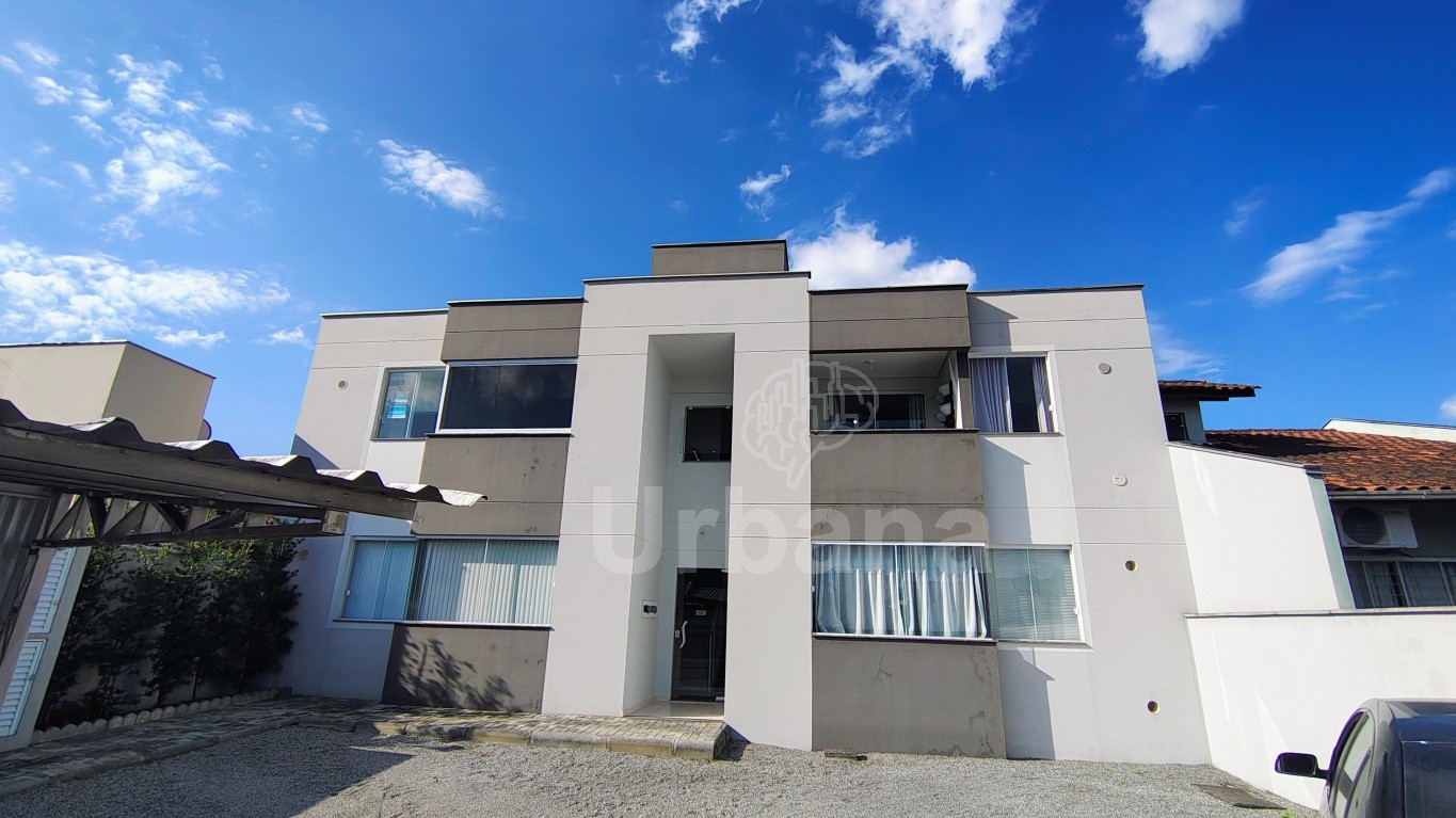 Apartamento semimobiliado com 1 suíte no bairro Estrada Nova