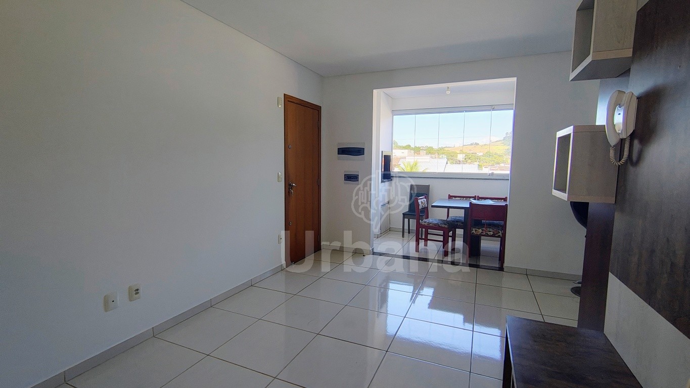 Apartamento semimobiliado com 1 suíte no bairro Estrada Nova