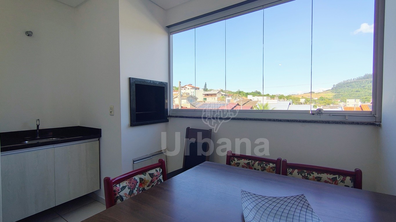 Apartamento semimobiliado com 1 suíte no bairro Estrada Nova