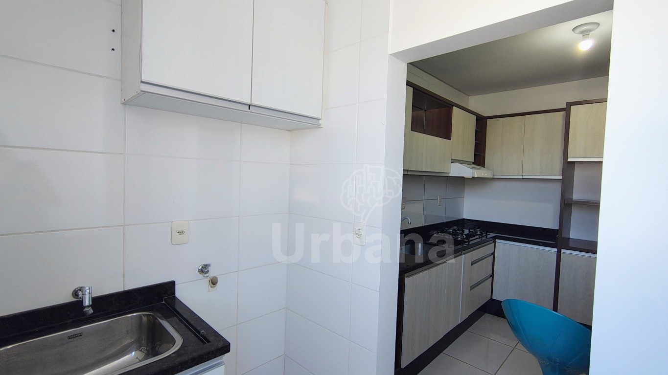 Apartamento semimobiliado com 1 suíte no bairro Estrada Nova