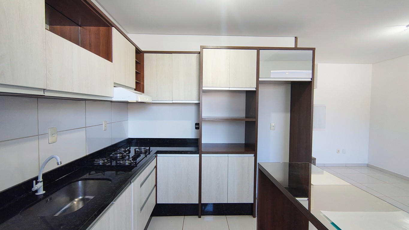 Apartamento semimobiliado com 1 suíte no bairro Estrada Nova