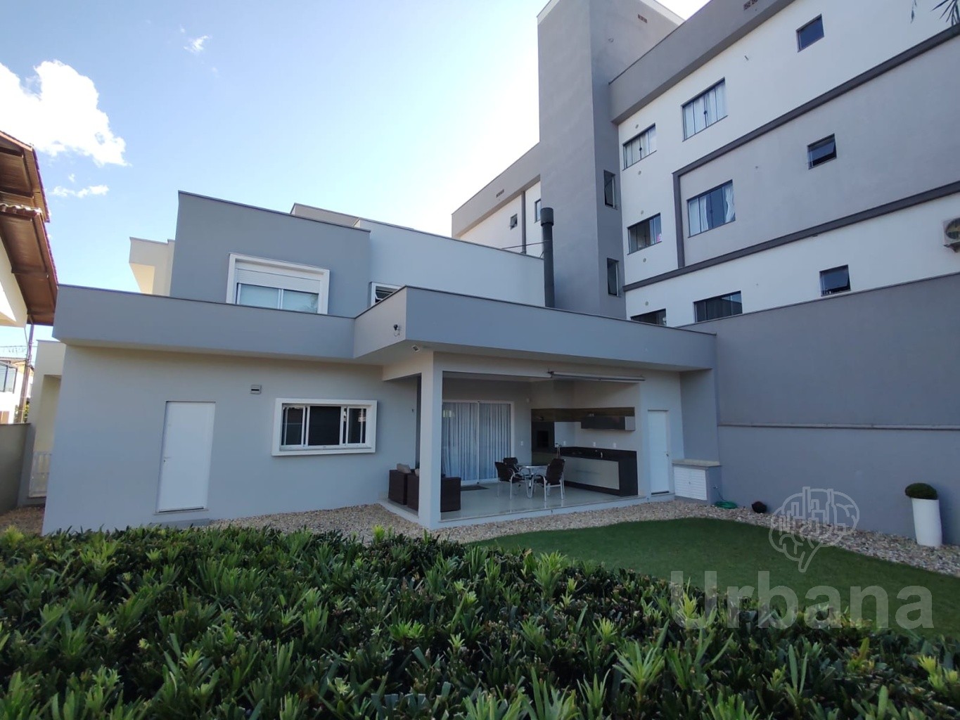 Casa mobiliada no Centro - Guaramirim | Imobiliária Urbana