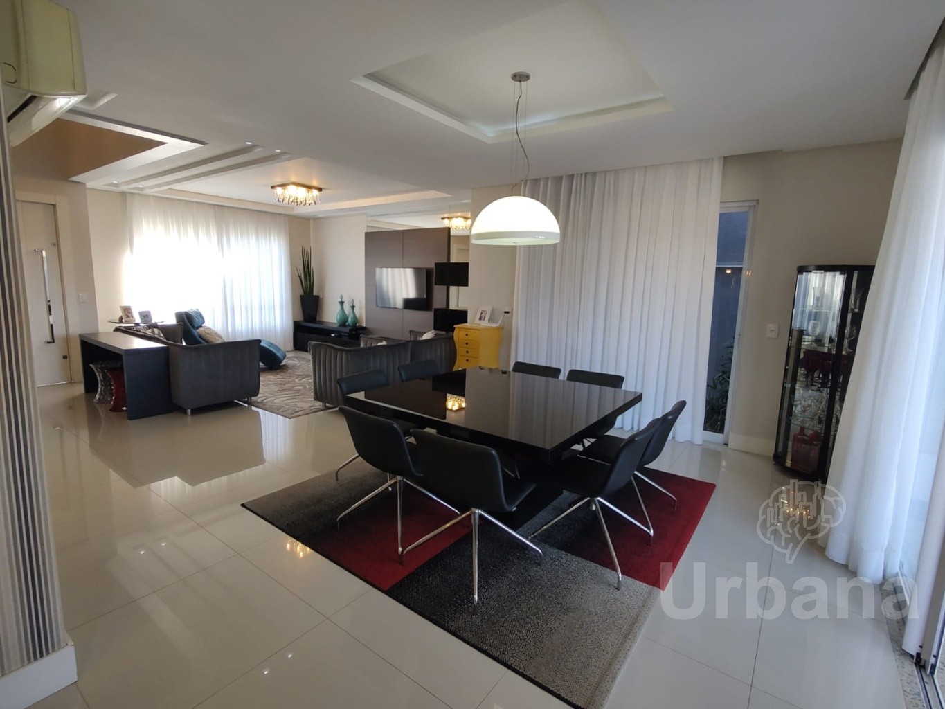Casa mobiliada no Centro - Guaramirim | Imobiliária Urbana