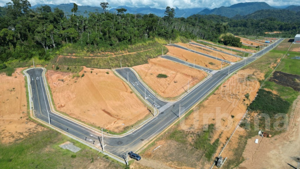 Terreno de Esquina com 406m² – Loteamento Monte Castelo - Jaraguá do Sul