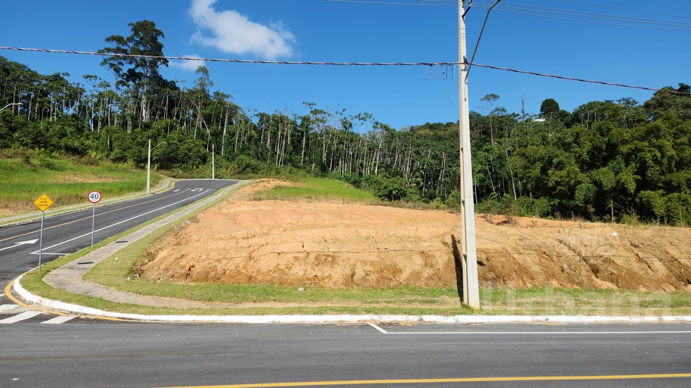 Terreno de Esquina com 406m² – Loteamento Monte Castelo - Jaraguá do Sul
