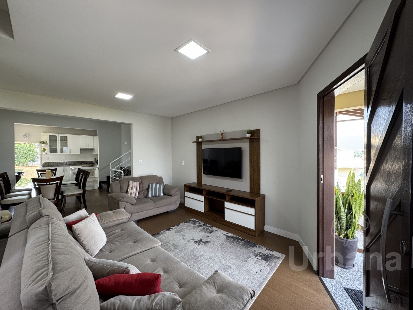 Casa com suíte e 3 vagas no bairro Amizade – Jaraguá do Sul | Imobiliária Urbana