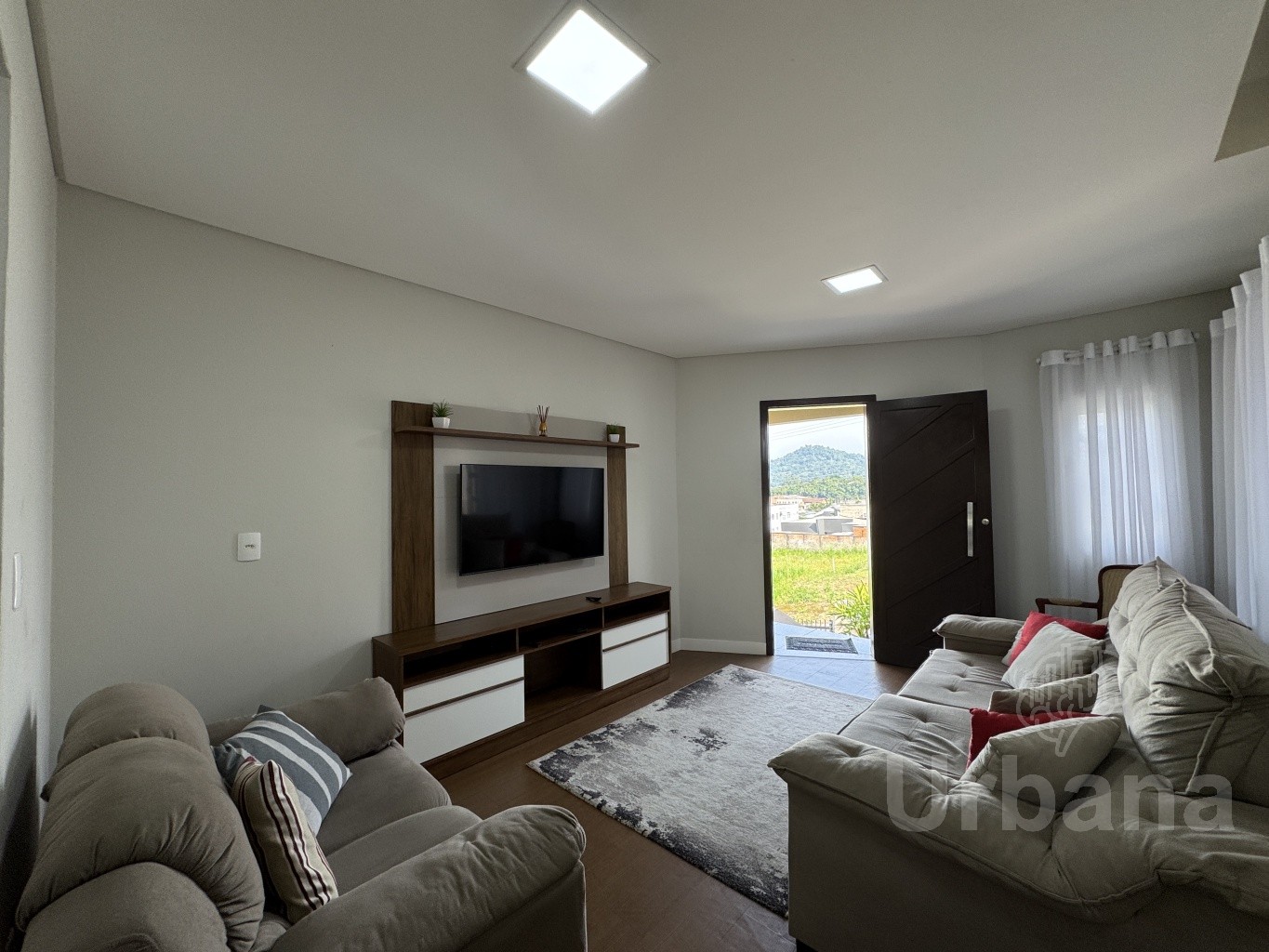 Casa com suíte e 3 vagas no bairro Amizade – Jaraguá do Sul | Imobiliária Urbana