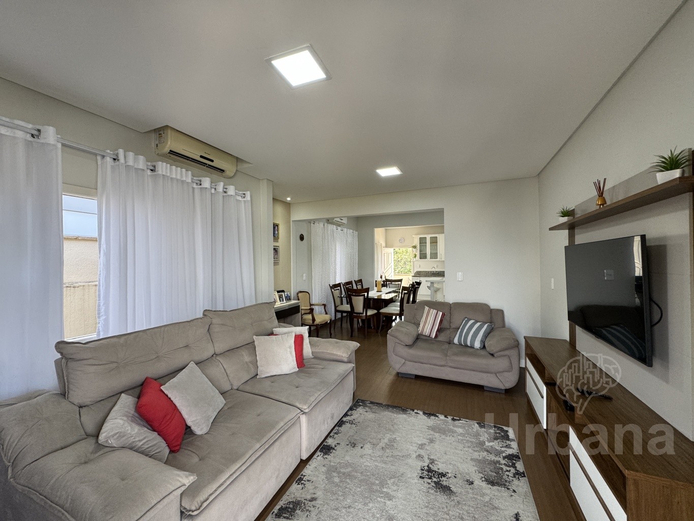 Casa com suíte e 3 vagas no bairro Amizade – Jaraguá do Sul | Imobiliária Urbana